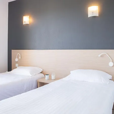 Zenitude Hôtel-résidences La Tour De Mare Hotel 4*