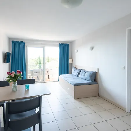 Zenitude Hôtel-résidences La Tour De Mare Hotel 4*