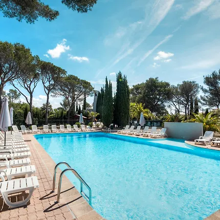 Zenitude Hôtel-résidences La Tour De Mare Fréjus