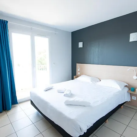 Hotel Zenitude Hôtel-résidences La Tour De Mare 4*