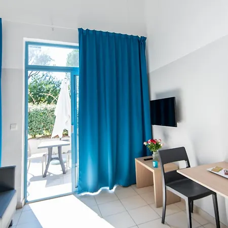 Zenitude Hôtel-résidences La Tour De Mare 4*