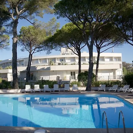 Hotel Zenitude Hôtel-résidences La Tour De Mare