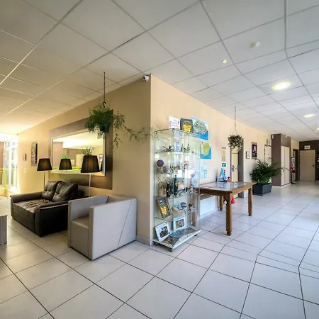 Hotel Zenitude Hôtel-résidences La Tour De Mare 4*