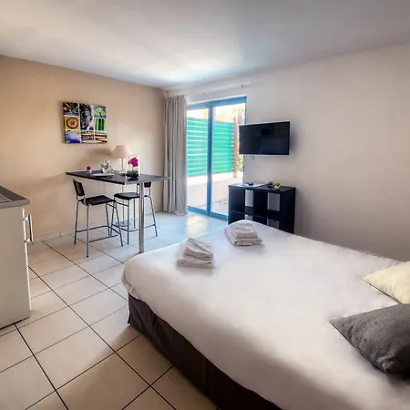 Zenitude Hôtel-résidences La Tour De Mare