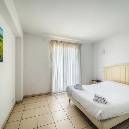 Zenitude Hôtel-résidences La Tour De Mare Hotel 4*