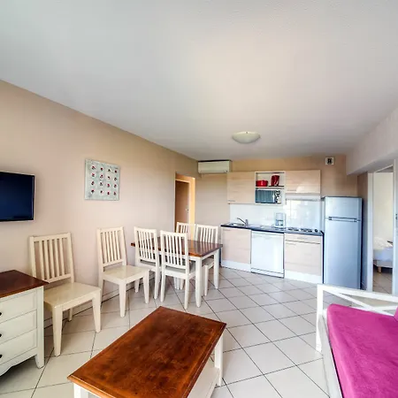 Zenitude Hôtel-résidences La Tour De Mare 4* Fréjus